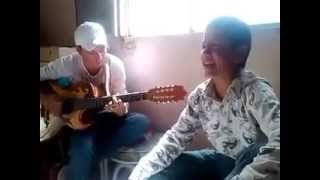 Niño con una hermosa voz