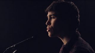 Max Schneider cantando "Without you"