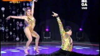 Pareja de baile salsa con ViVi