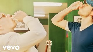 Enrique Iglesias - Let Me Be Your Lover con Pitbull