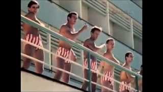 City and Song vs Max Ritcher´s "November"