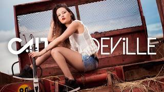 Subeme La Radio. Caitlin De Ville