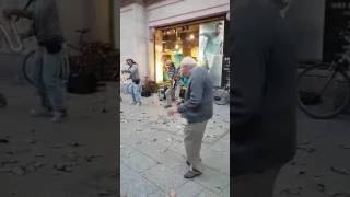 Abuelo bailando Pollera colorada