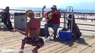 Bailando twerking en público