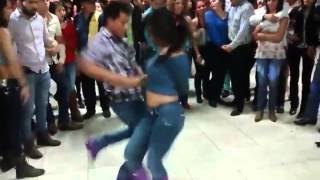 Bailando cumbia texana y cumbia Norteña