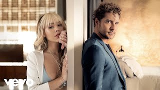 Vuelve, vuelve. David Bisbal, Danna Paola