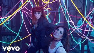 La mujer. Mon Lafarte, Gloria Trevi